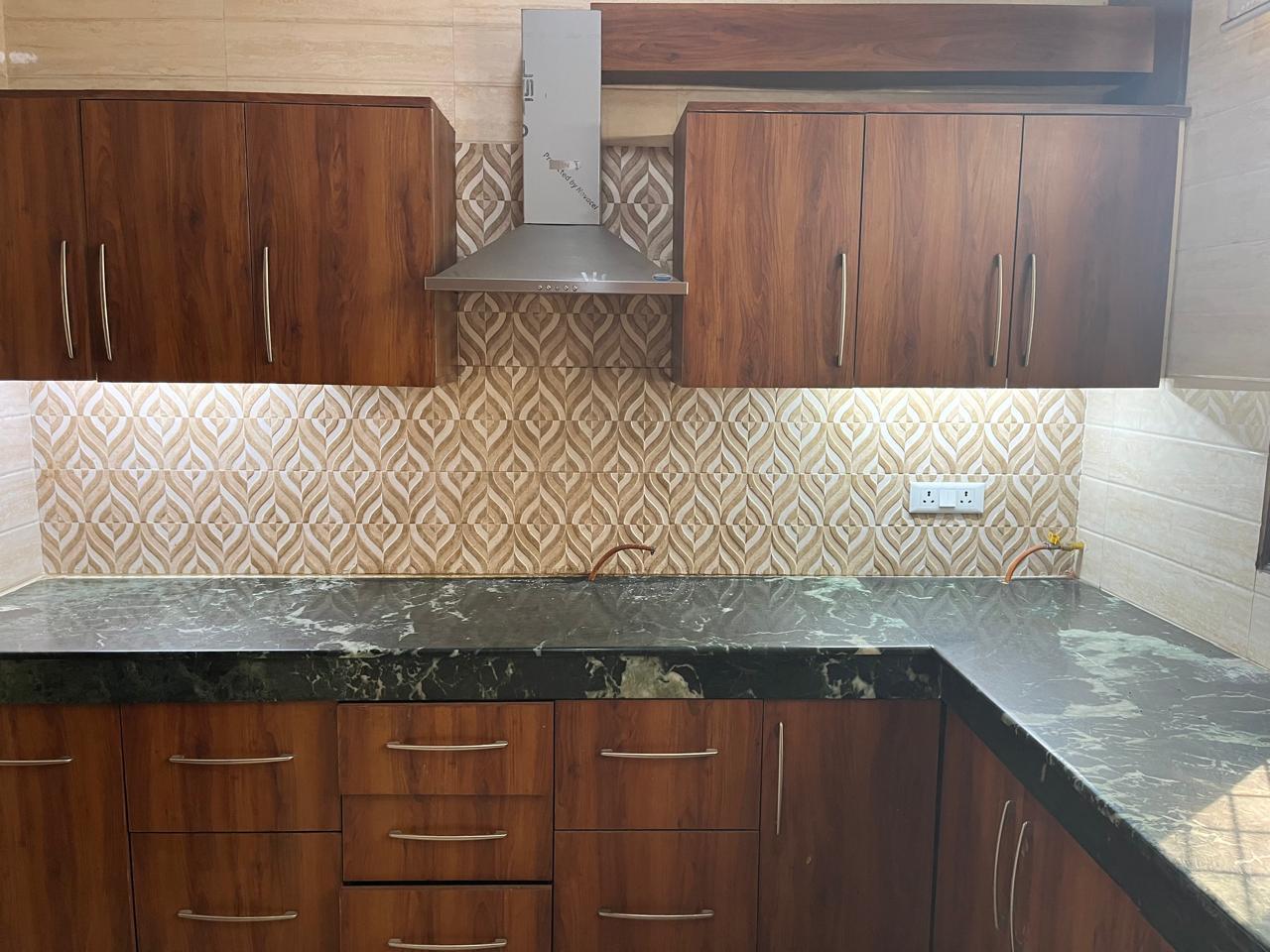 SECTOR 15 NOIDA - Photo 4