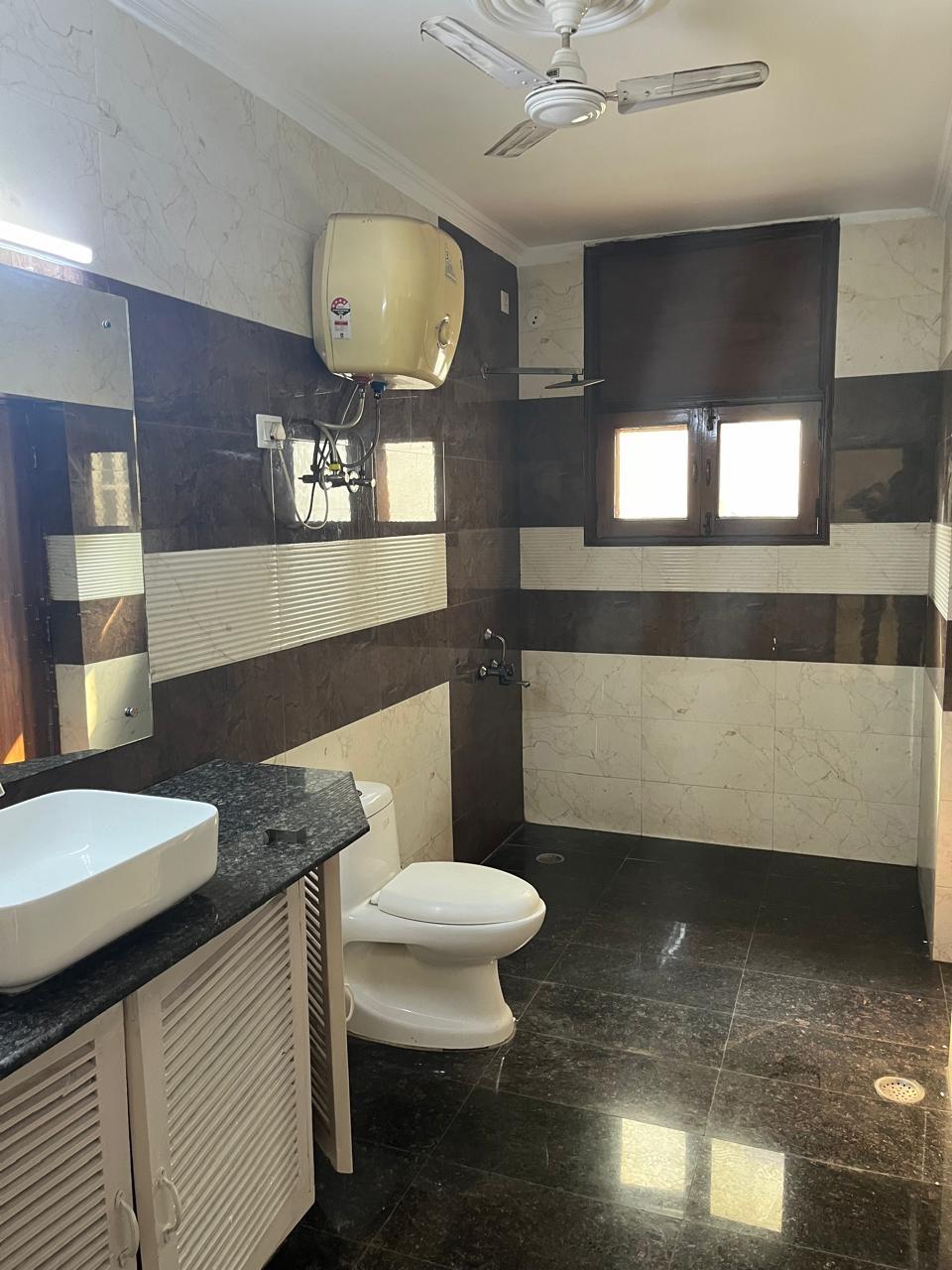 SECTOR 15 NOIDA - Photo 5