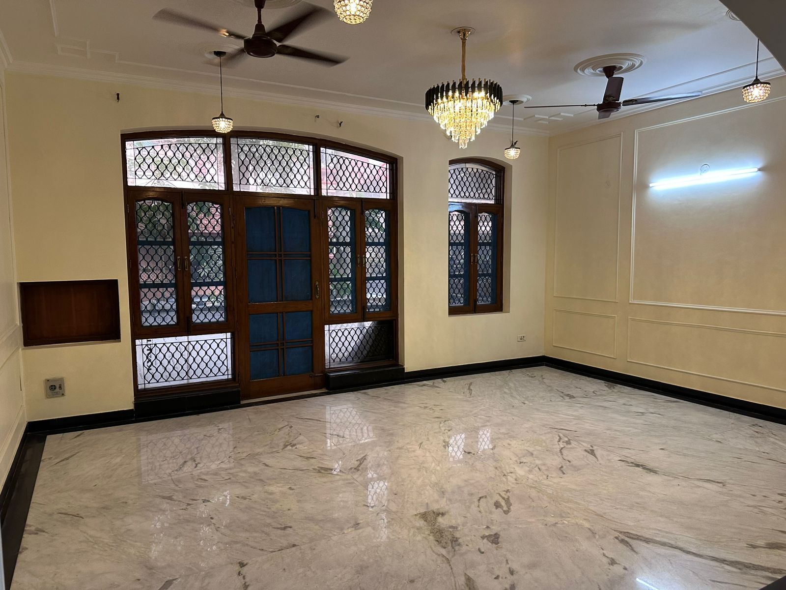 200 Mtr Premium Residential House for Sale in Sector 52 Noida