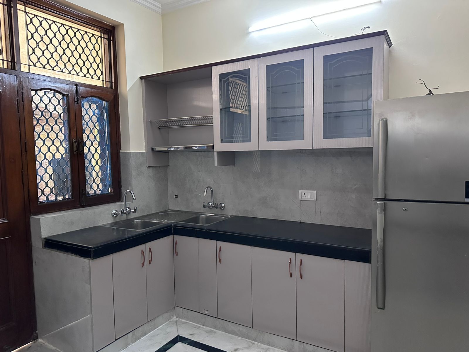 200 Mtr Premium Residential House for Sale in Sector 52 Noida - Photo 2