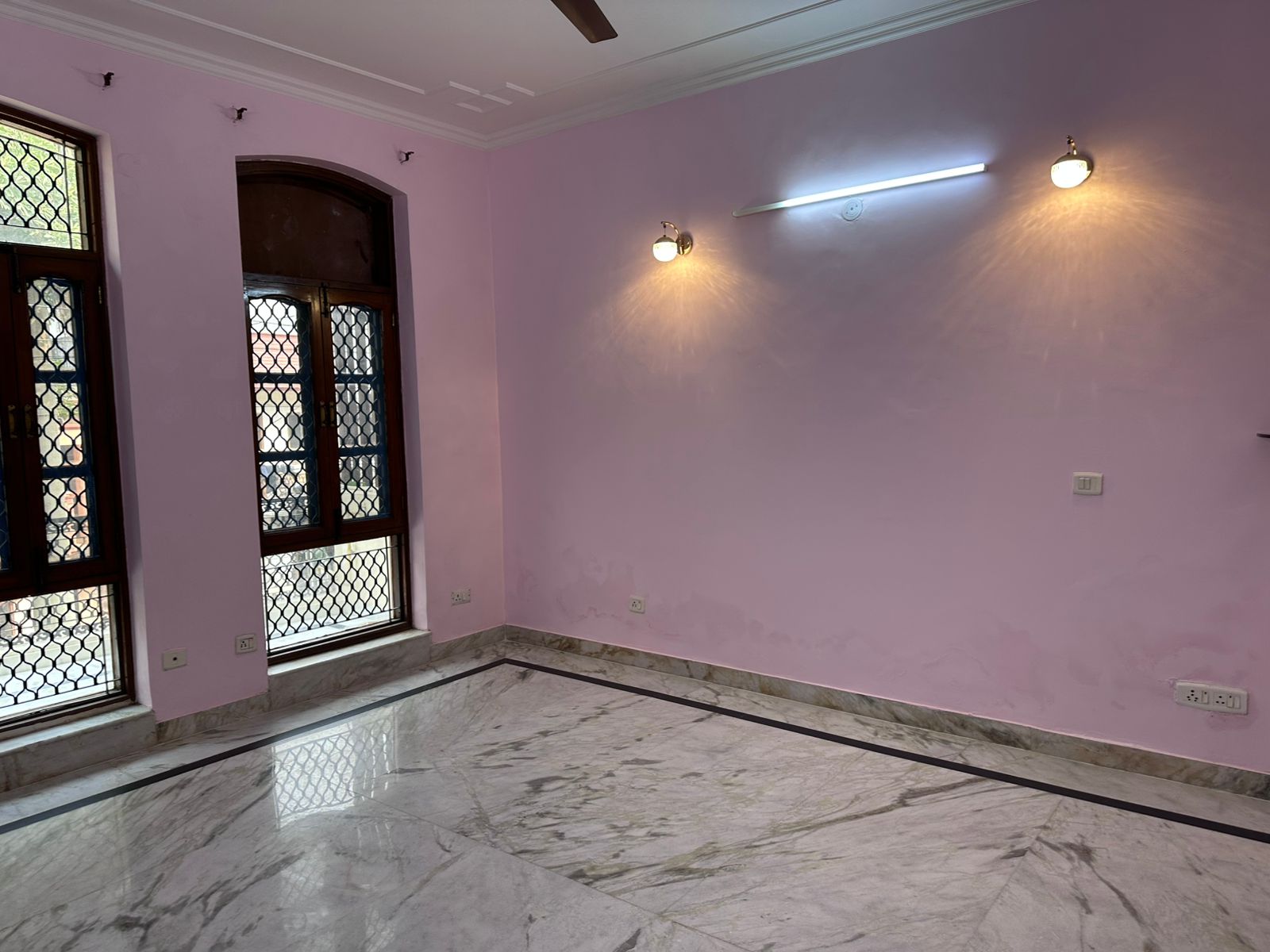 200 Mtr Premium Residential House for Sale in Sector 52 Noida - Photo 6