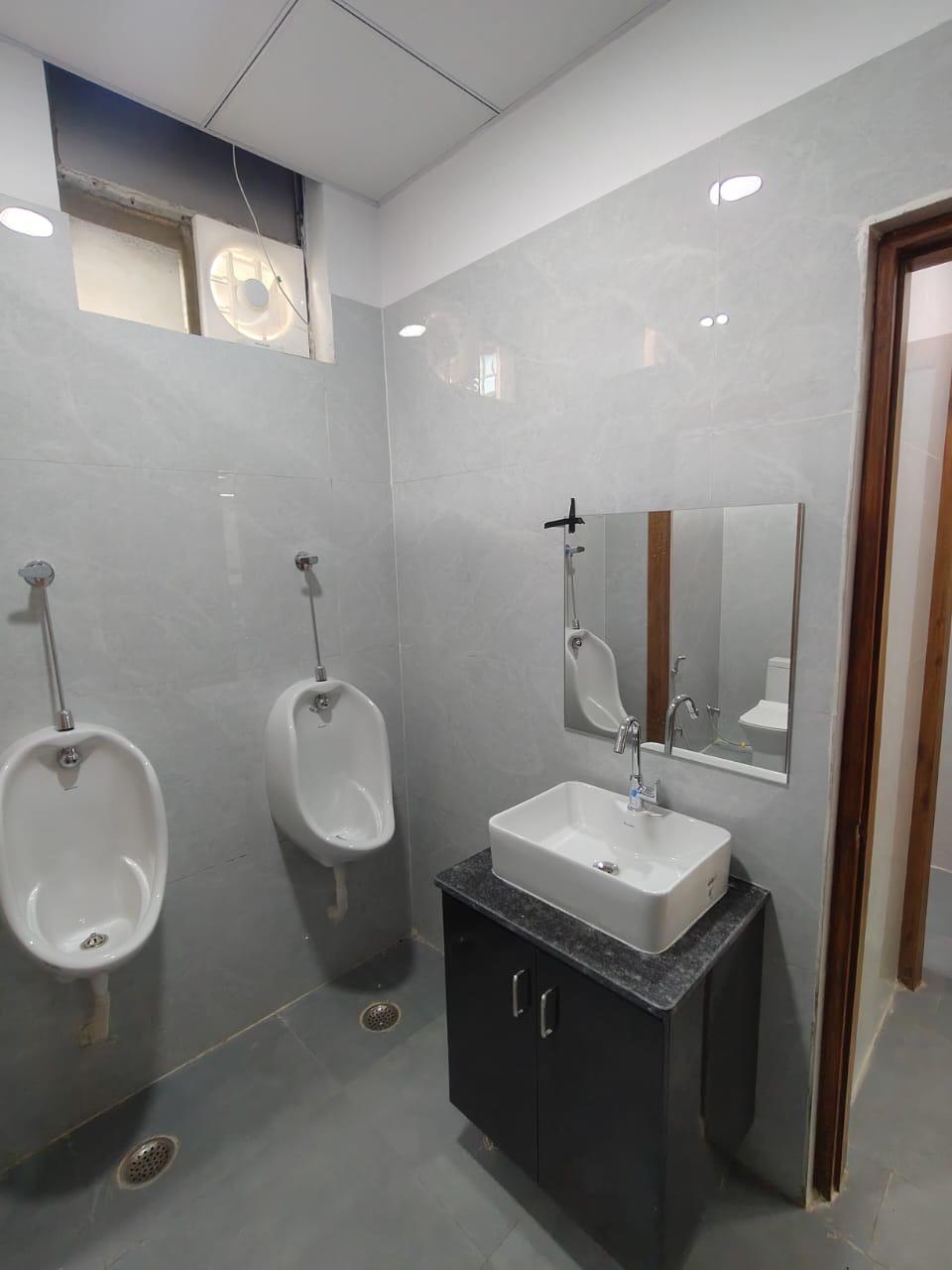 FOR RENT 800 MTR BUILDING IN SECTOR 57 NOIDA - Photo 6