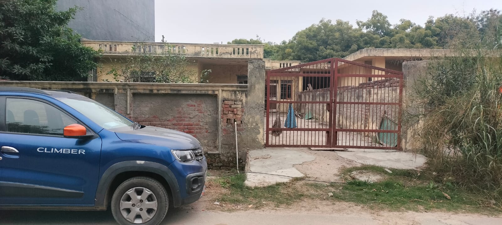 FOR SALE  RESIDENTIAL COMPLETION PLOT IN SECTOR 48 NOIDA
