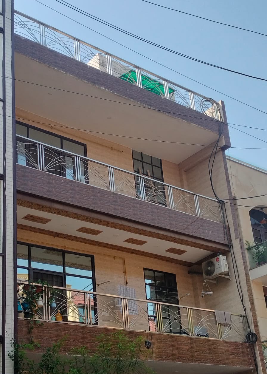 180 Mtr Premium Residential House for Sale in Sector 41 Noida