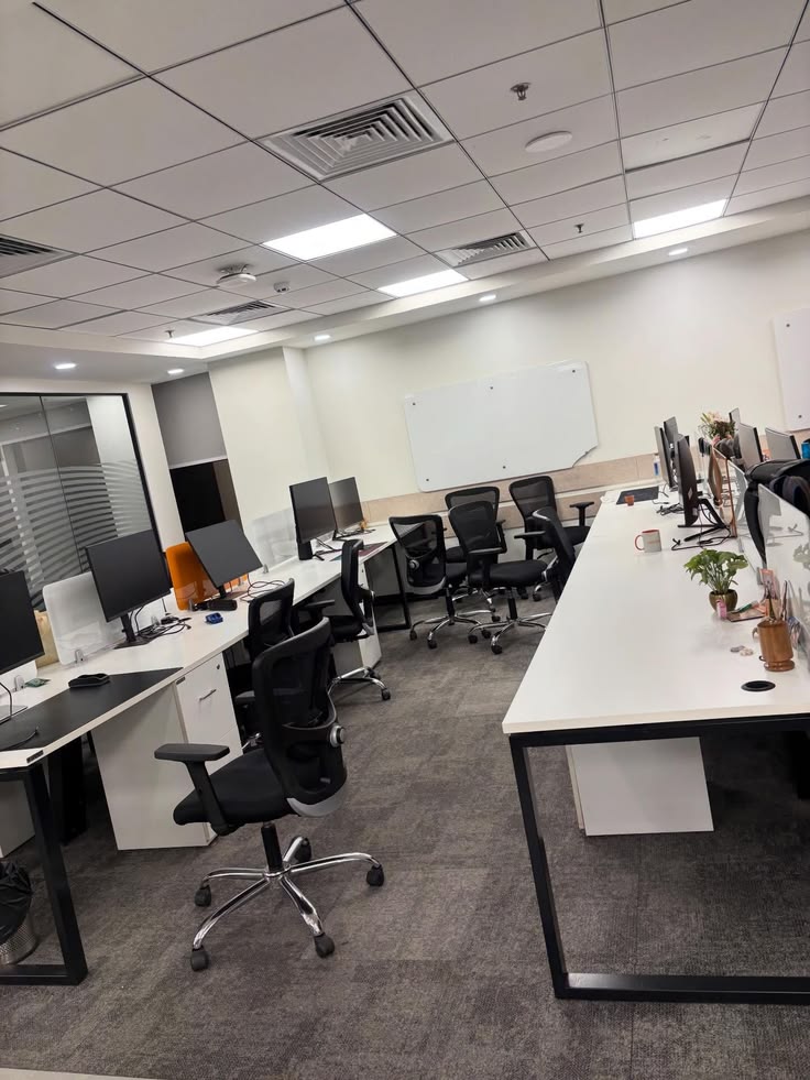 OFFICE SPACE FOR RENT IN NOIDA - Photo 3