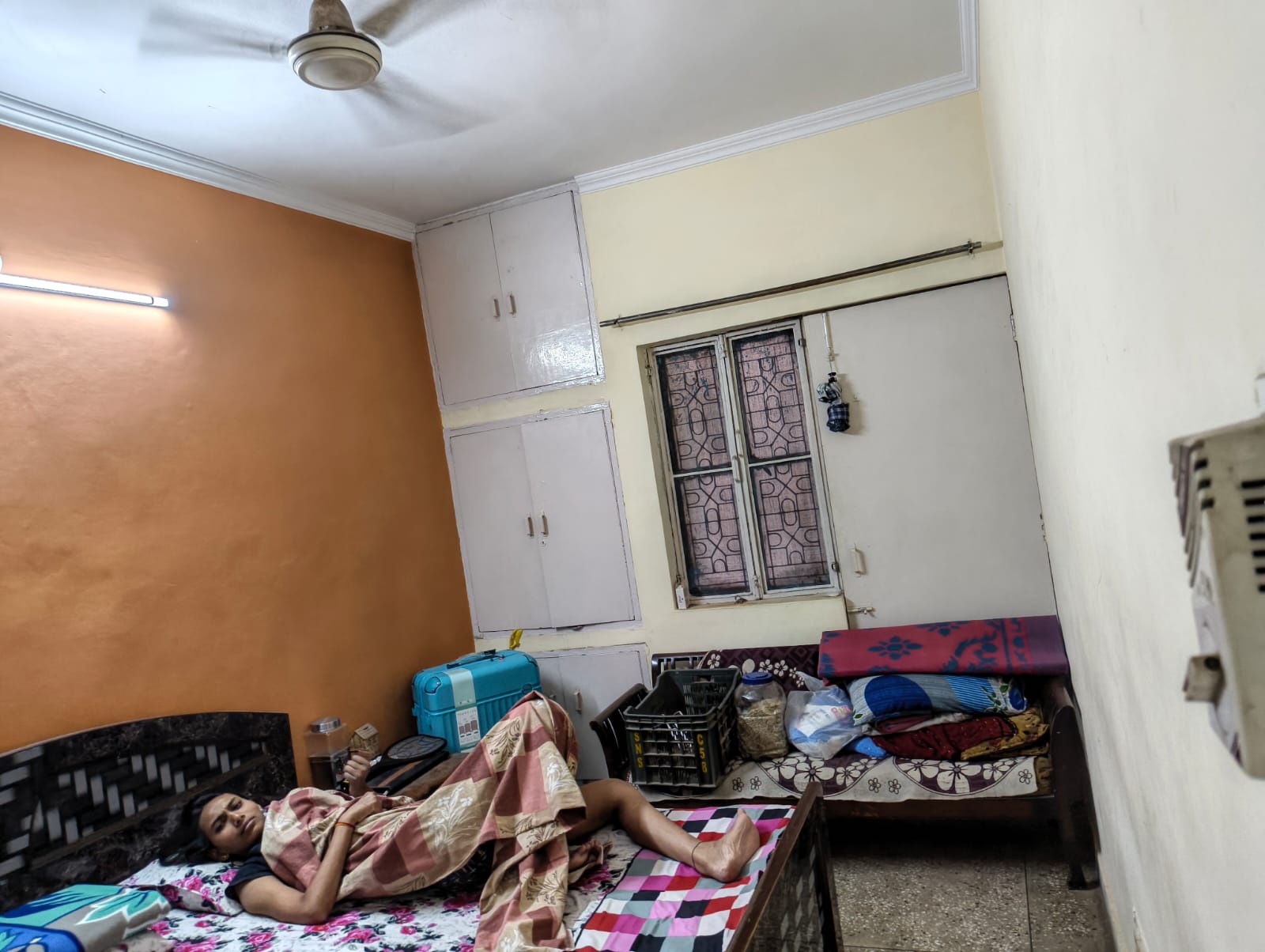 Ready-to-move Residential Kothi for sale sector-19 noida - Photo 3