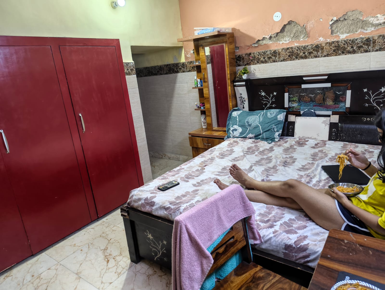 Ready-to-move Residential Kothi for sale sector-19 noida - Photo 4