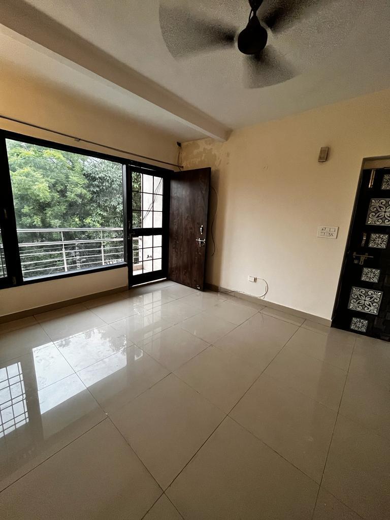 Simplex Kothi for Sale in Sector-41 Noida - Photo 2