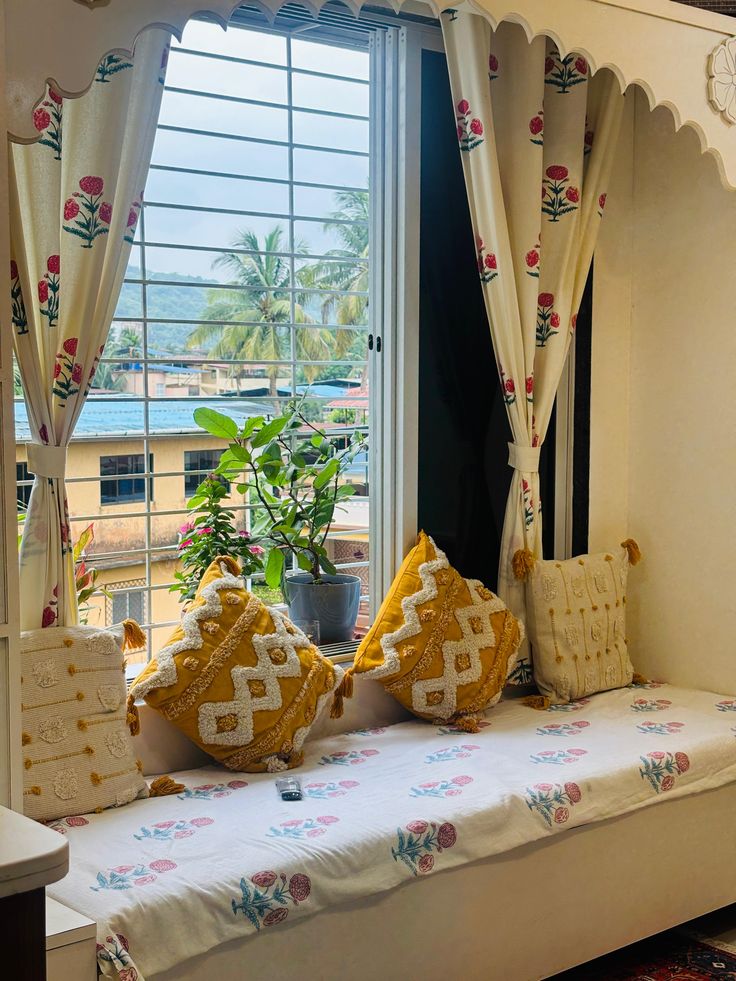 Independent House for Sale in Sector 51 Noida 18 Mtr Wide Road