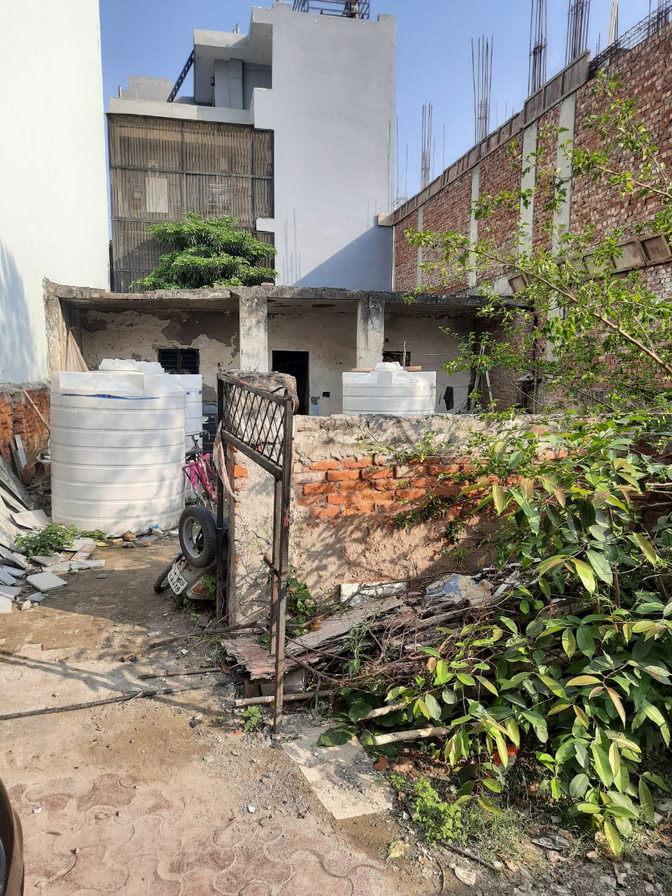 Residential Property in Sector 33 Noida - Photo 8