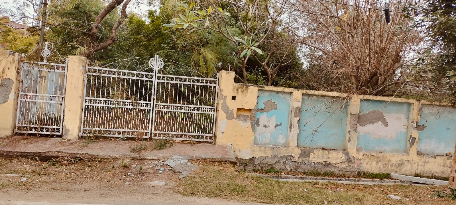 CORNER PLOT FOR SALE – SECTOR 45, NOIDA